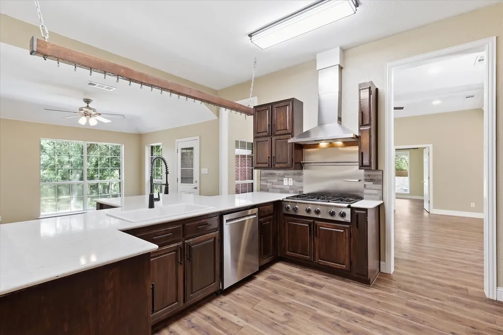 289 County Road 1170 Road Decatur TX 76234