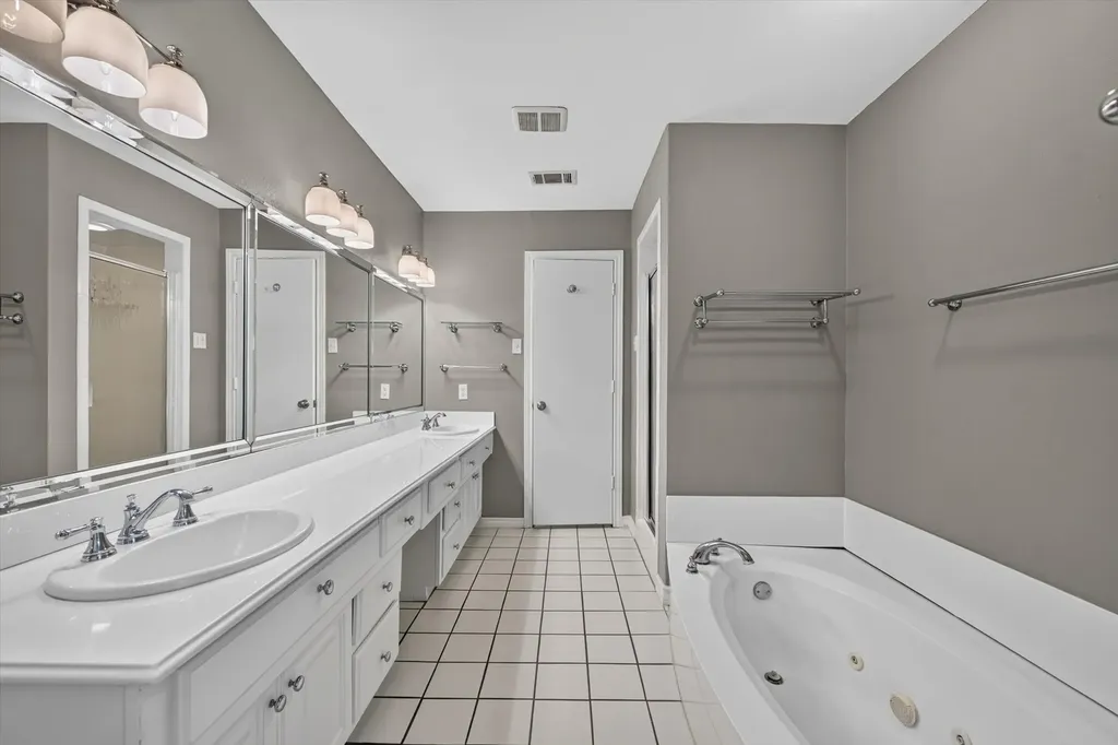 8833 Kenton Drive Dallas TX 75231
