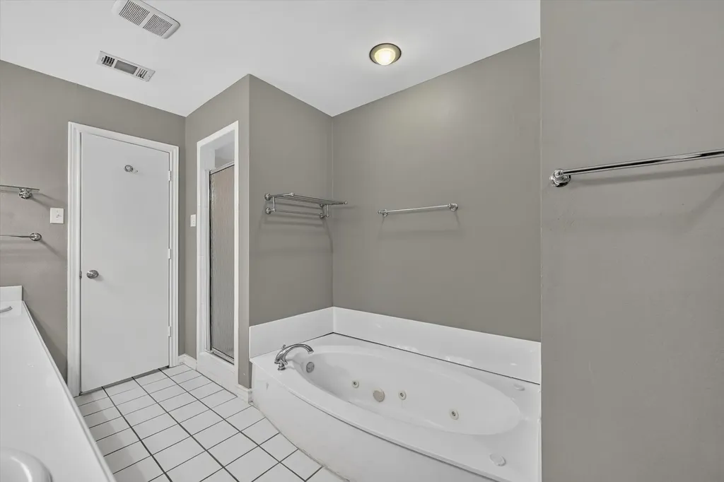 8833 Kenton Drive Dallas TX 75231