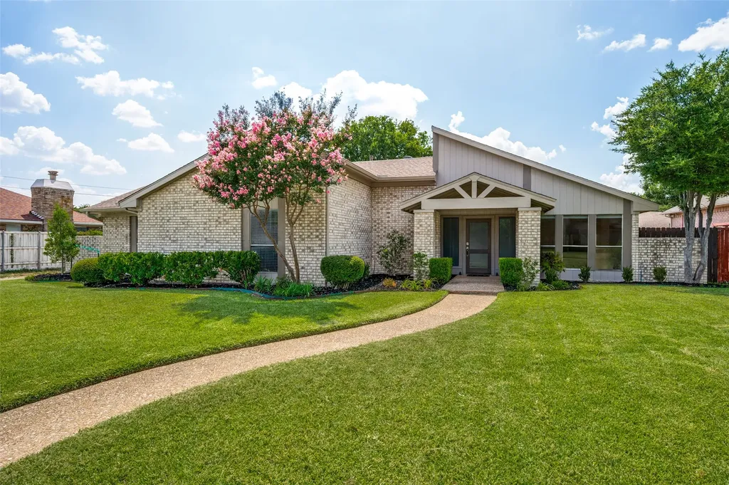 2005 Stain Glass Drive Plano TX 75075