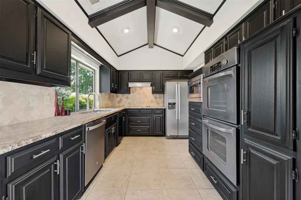 2005 Stain Glass Drive Plano TX 75075