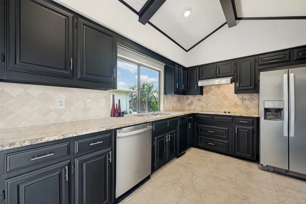 2005 Stain Glass Drive Plano TX 75075