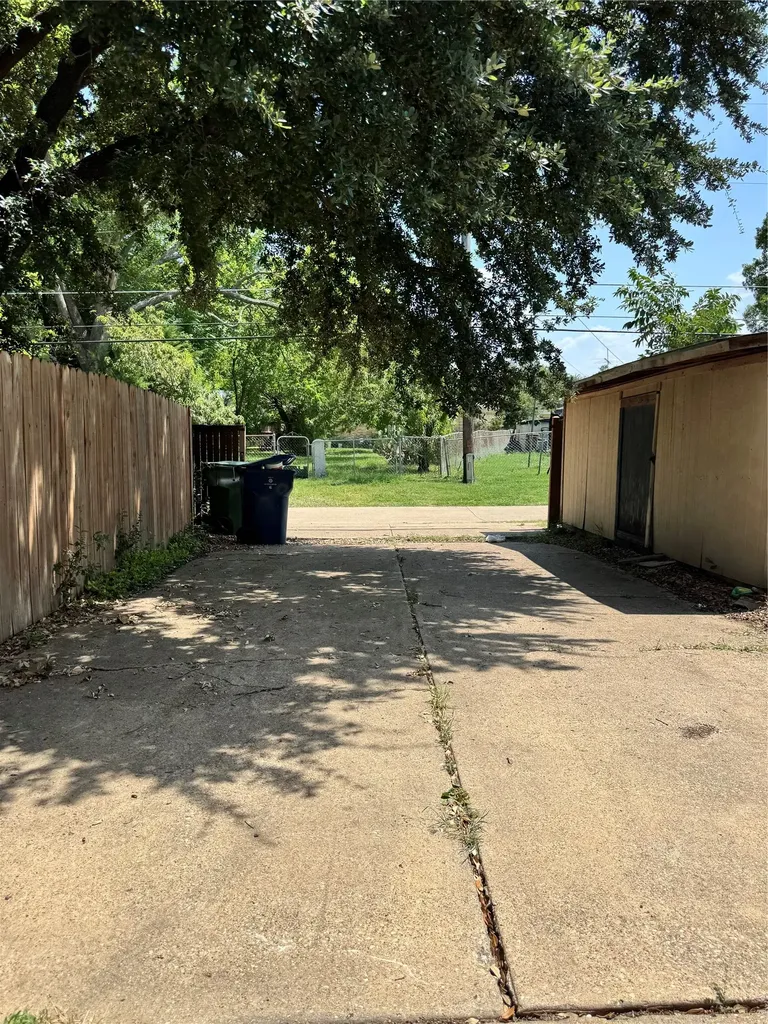 2730 Centennial Drive Garland TX 75042