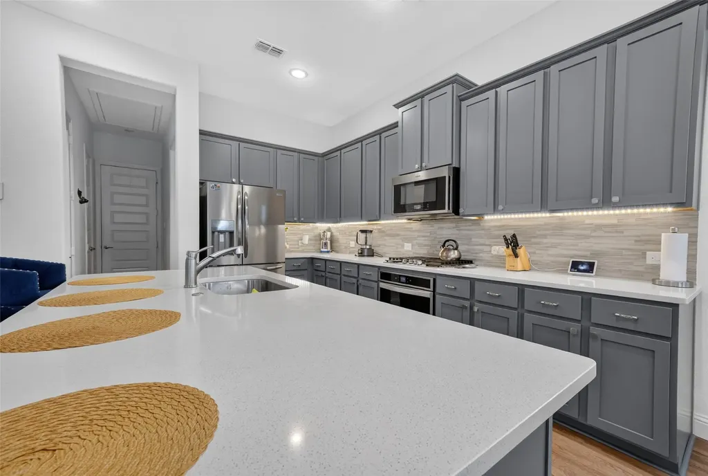 7223 Fallen Crest Lane Arlington TX 76001
