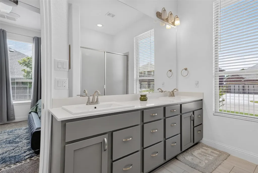 7223 Fallen Crest Lane Arlington TX 76001