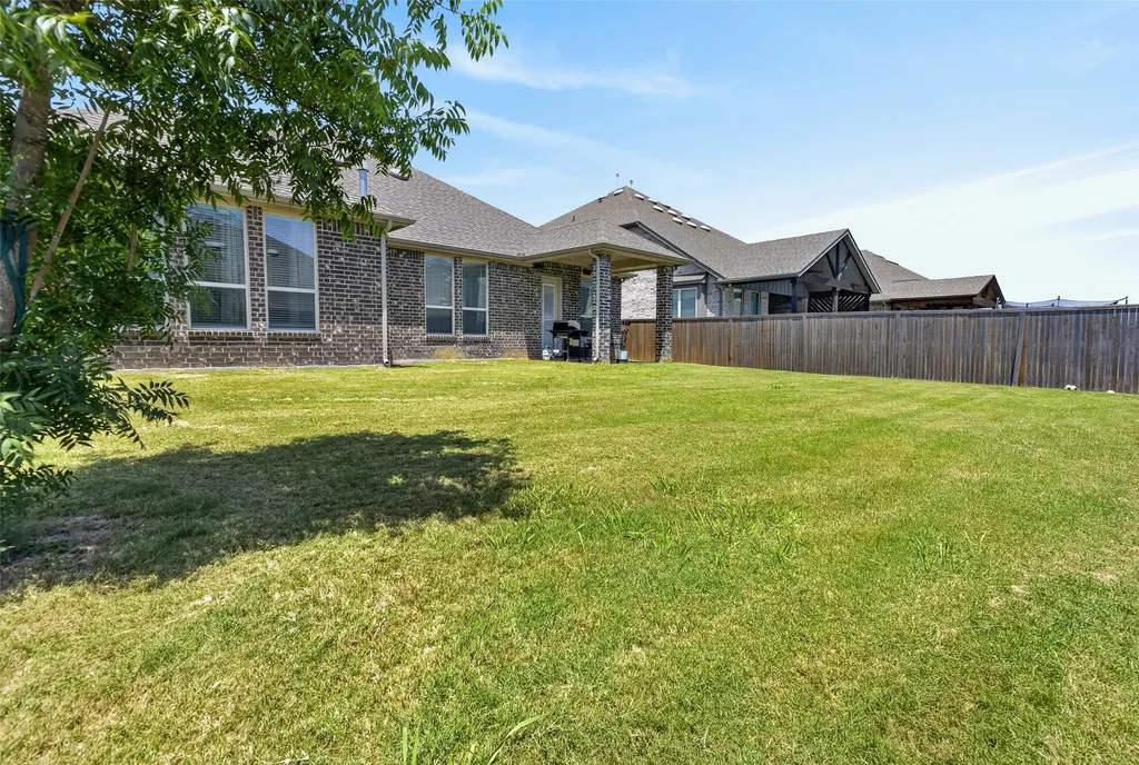7223 Fallen Crest Lane Arlington TX 76001