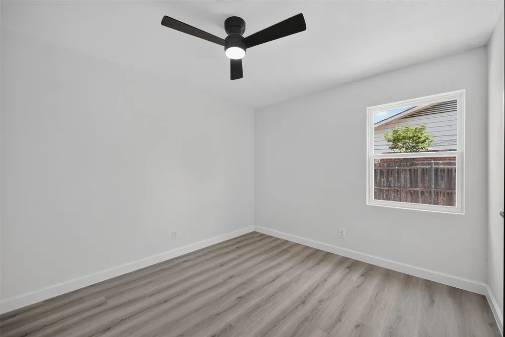 505 Pleasant Valley Road Garland TX 75040