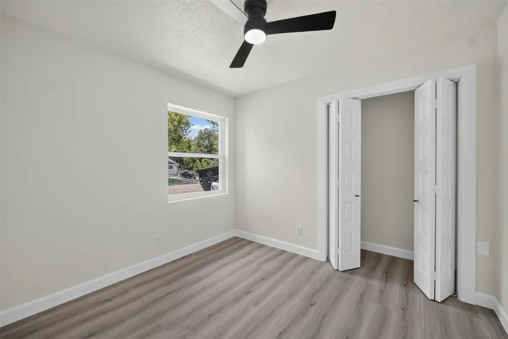 505 Pleasant Valley Road Garland TX 75040