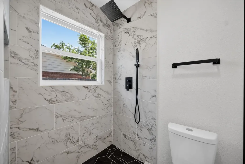 505 Pleasant Valley Road Garland TX 75040