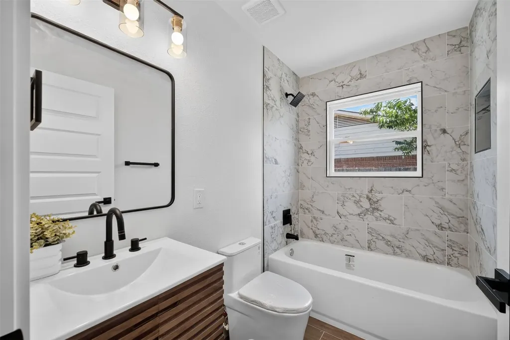 505 Pleasant Valley Road Garland TX 75040