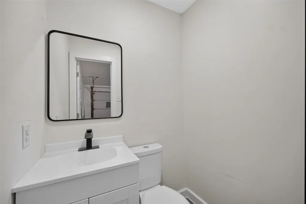 505 Pleasant Valley Road Garland TX 75040