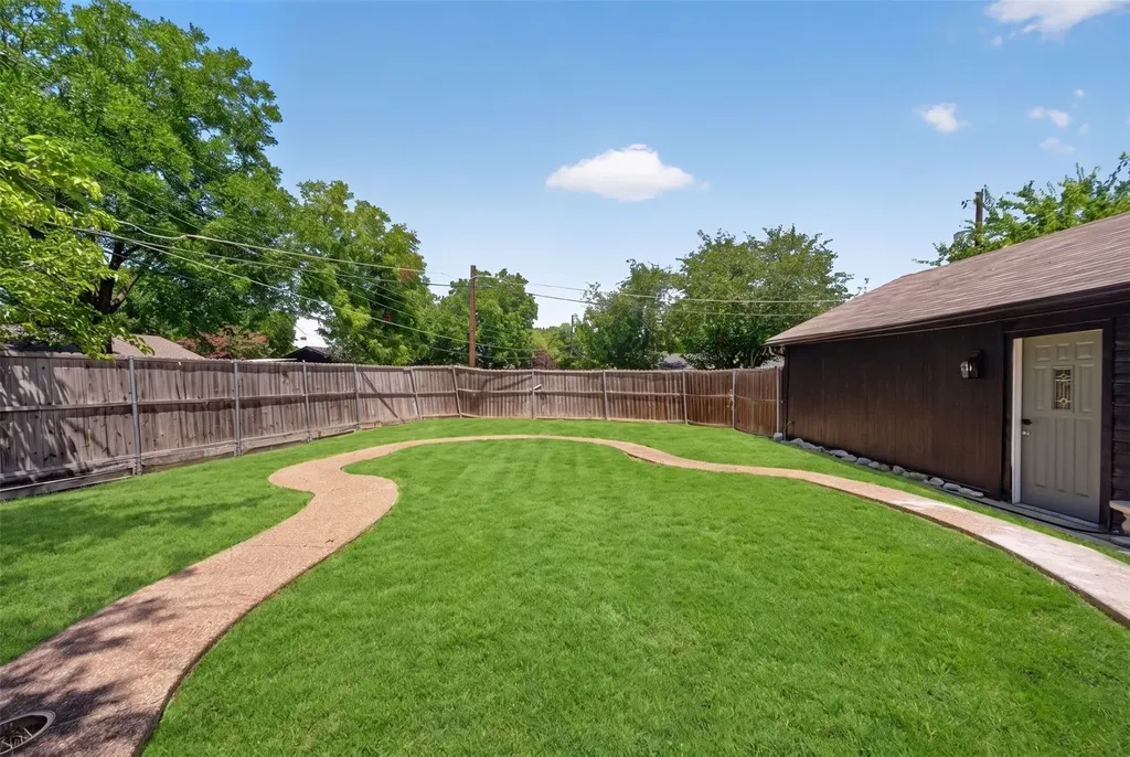 505 Pleasant Valley Road Garland TX 75040