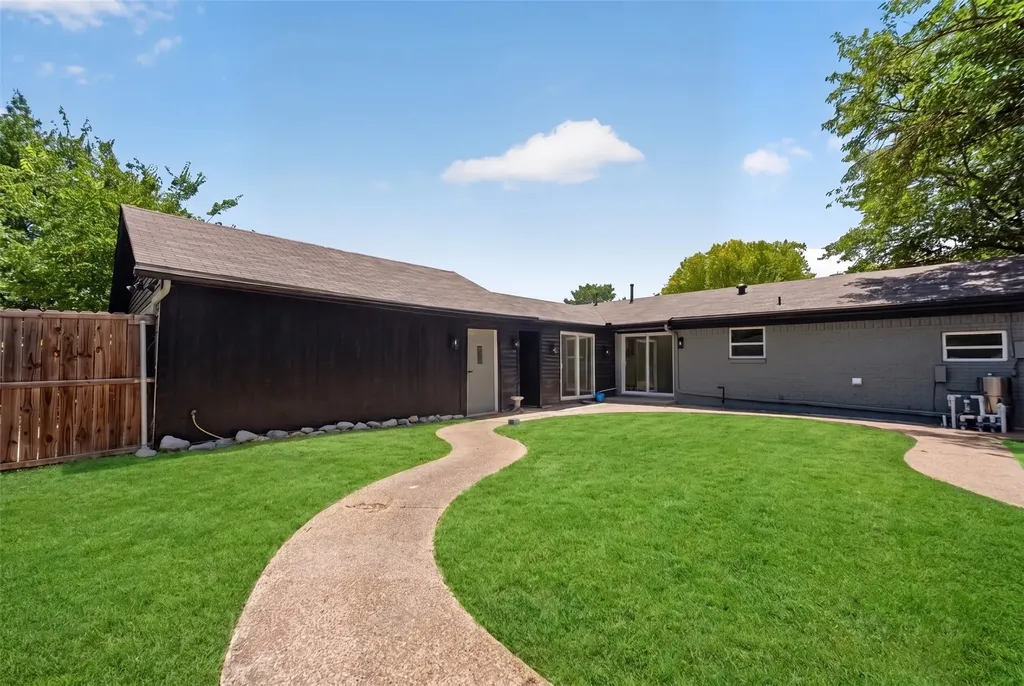 505 Pleasant Valley Road Garland TX 75040