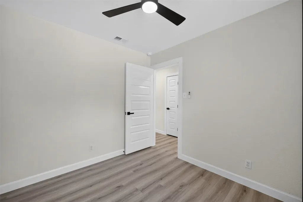505 Pleasant Valley Road Garland TX 75040