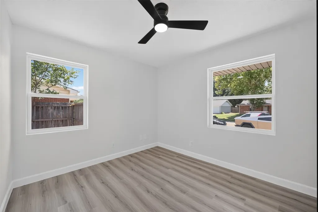 505 Pleasant Valley Road Garland TX 75040