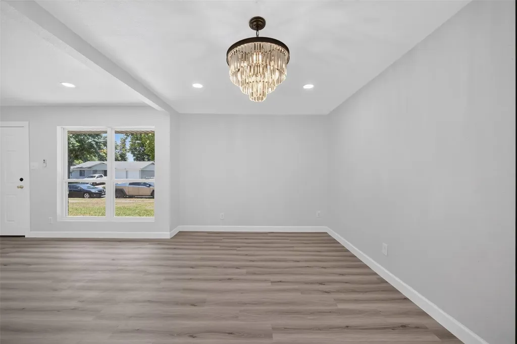 505 Pleasant Valley Road Garland TX 75040