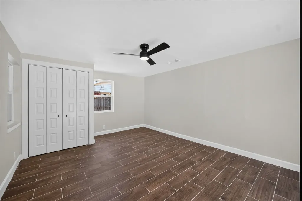 505 Pleasant Valley Road Garland TX 75040