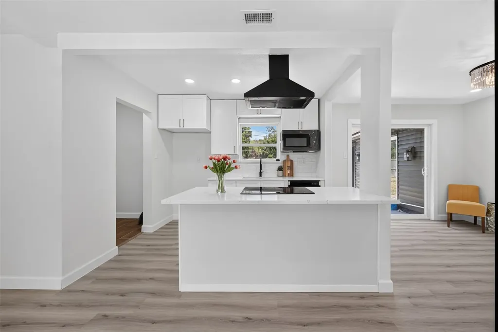 505 Pleasant Valley Road Garland TX 75040