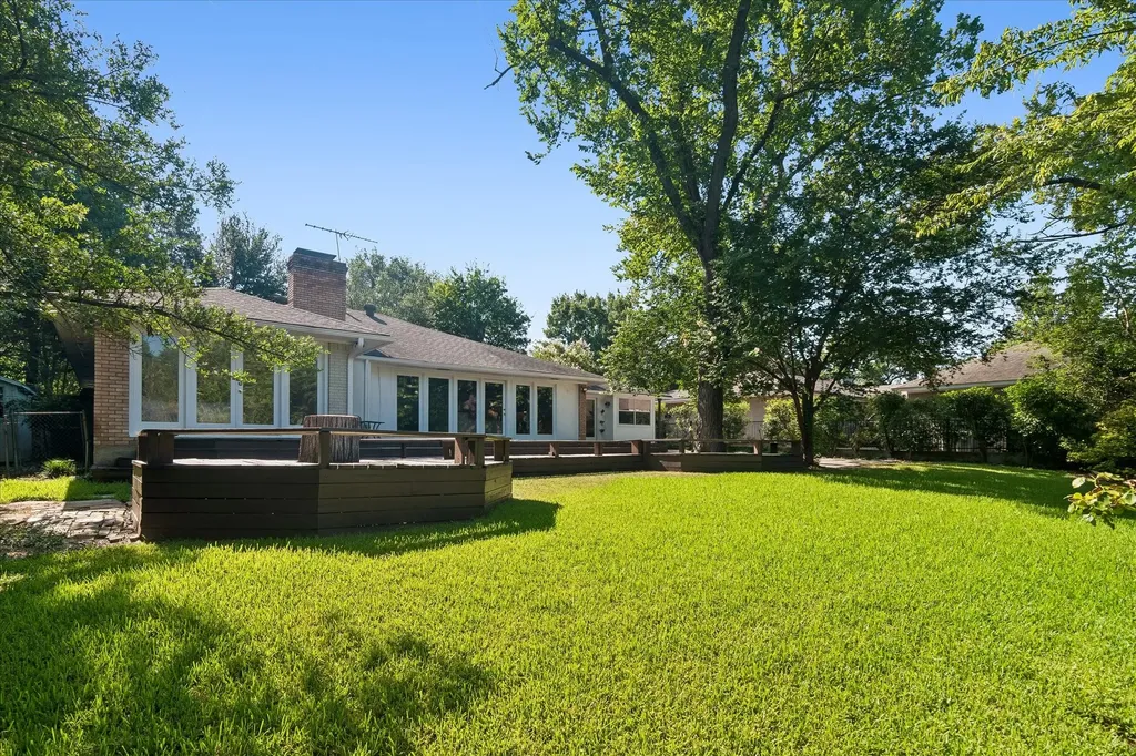 205 Thompson Drive Richardson TX 75080