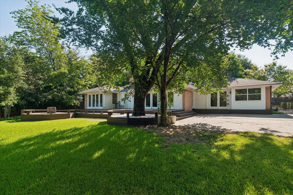 205 Thompson Drive Richardson TX 75080