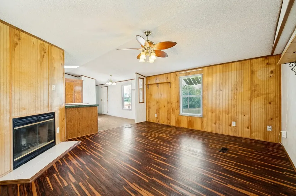 9495 Brittany Hill Road Sanger TX 76266