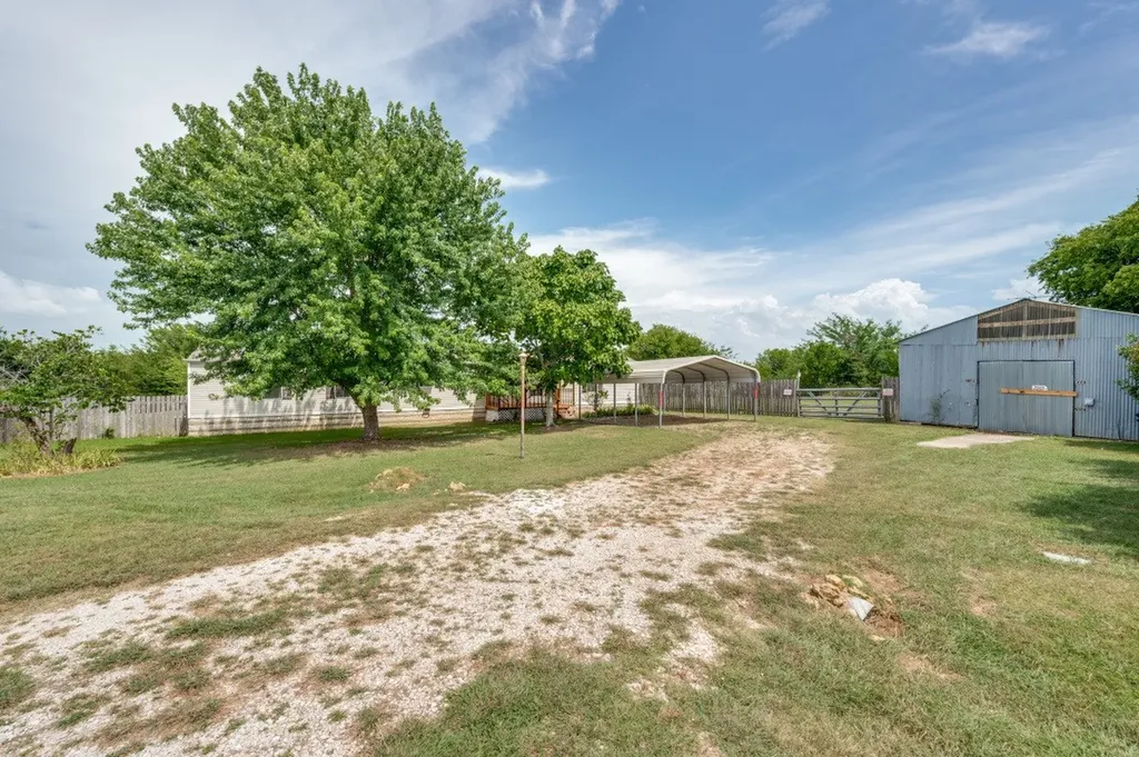 9495 Brittany Hill Road Sanger TX 76266
