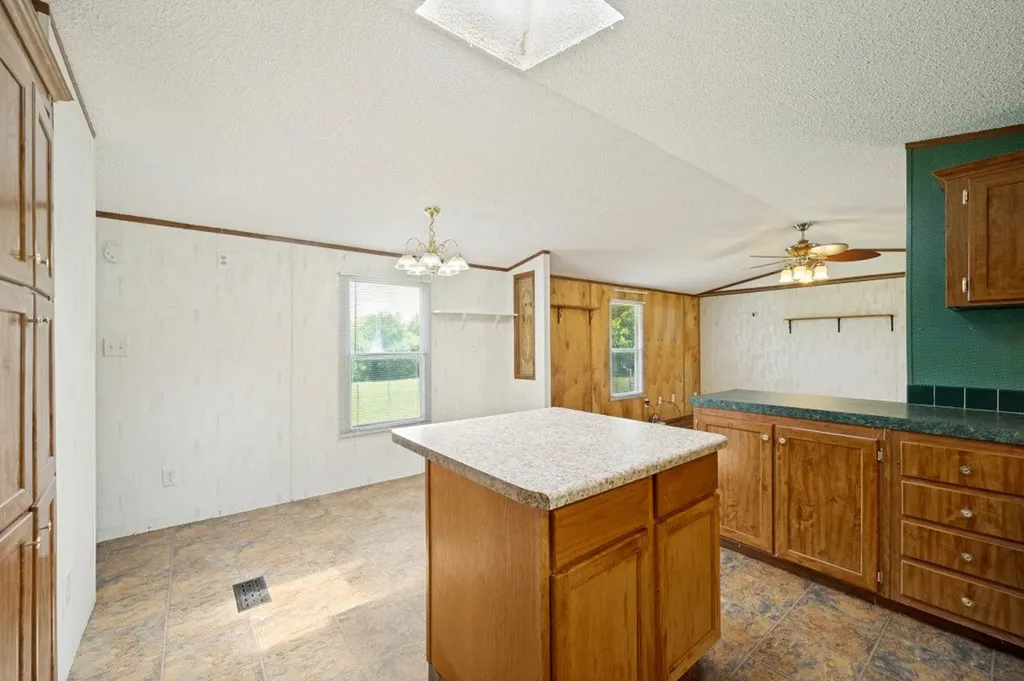 9495 Brittany Hill Road Sanger TX 76266
