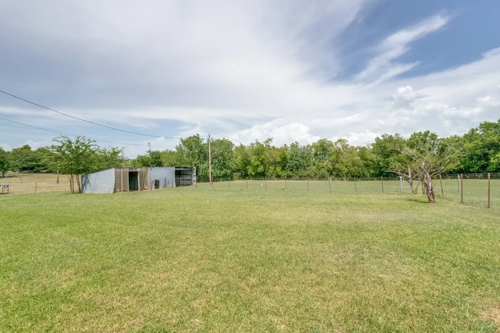 9495 Brittany Hill Road Sanger TX 76266