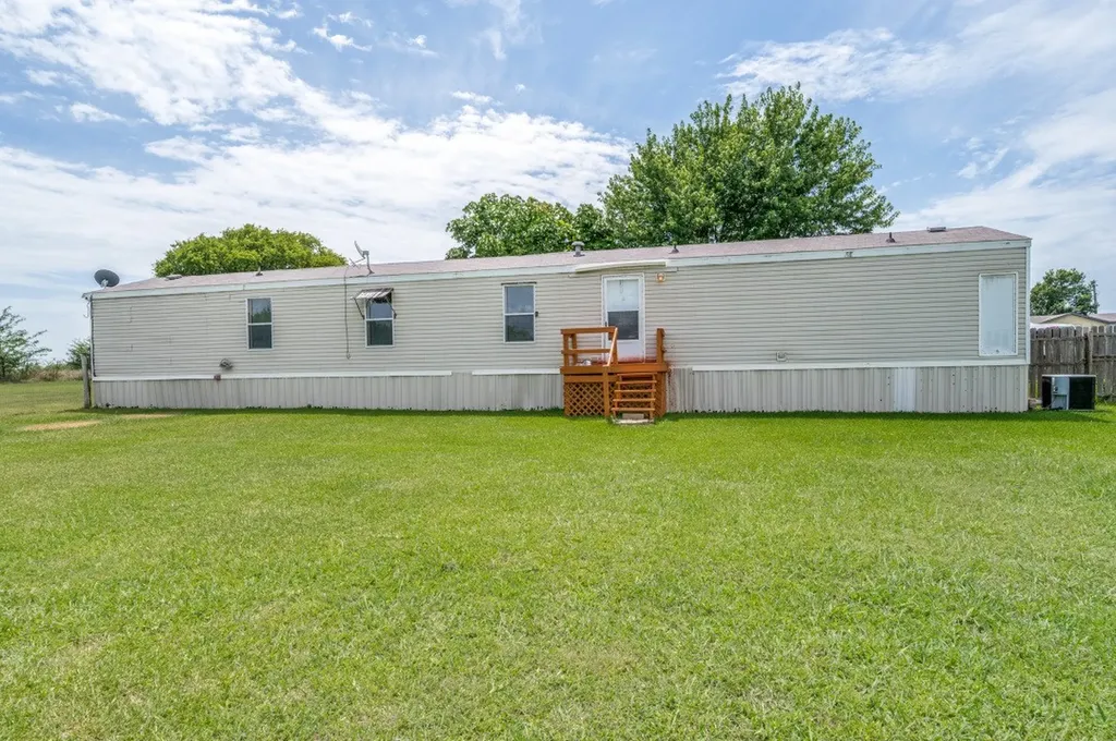 9495 Brittany Hill Road Sanger TX 76266