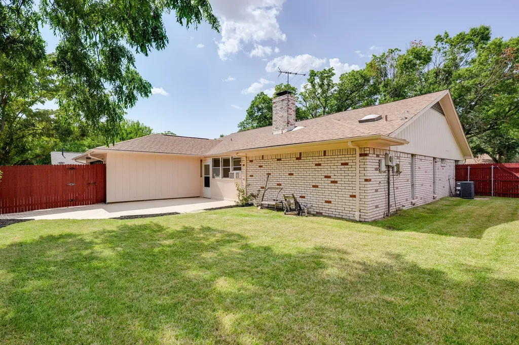 1422 Lincoln Drive Carrollton TX 75006