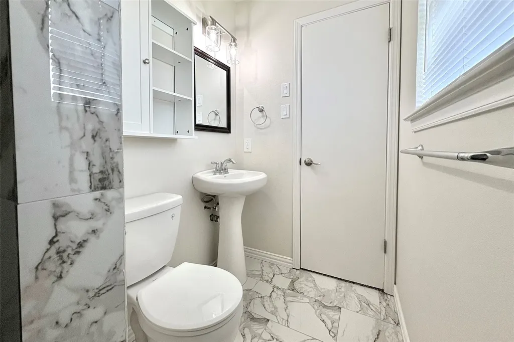 601 Carpenter Drive Garland TX 75040