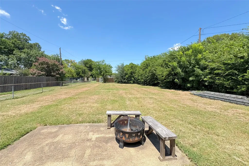 601 Carpenter Drive Garland TX 75040