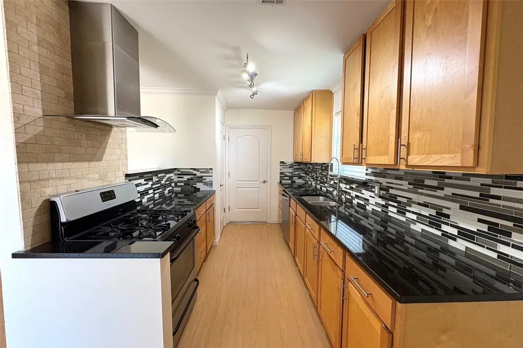 601 Carpenter Drive Garland TX 75040