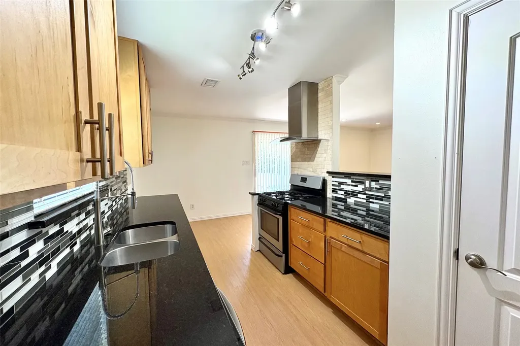 601 Carpenter Drive Garland TX 75040