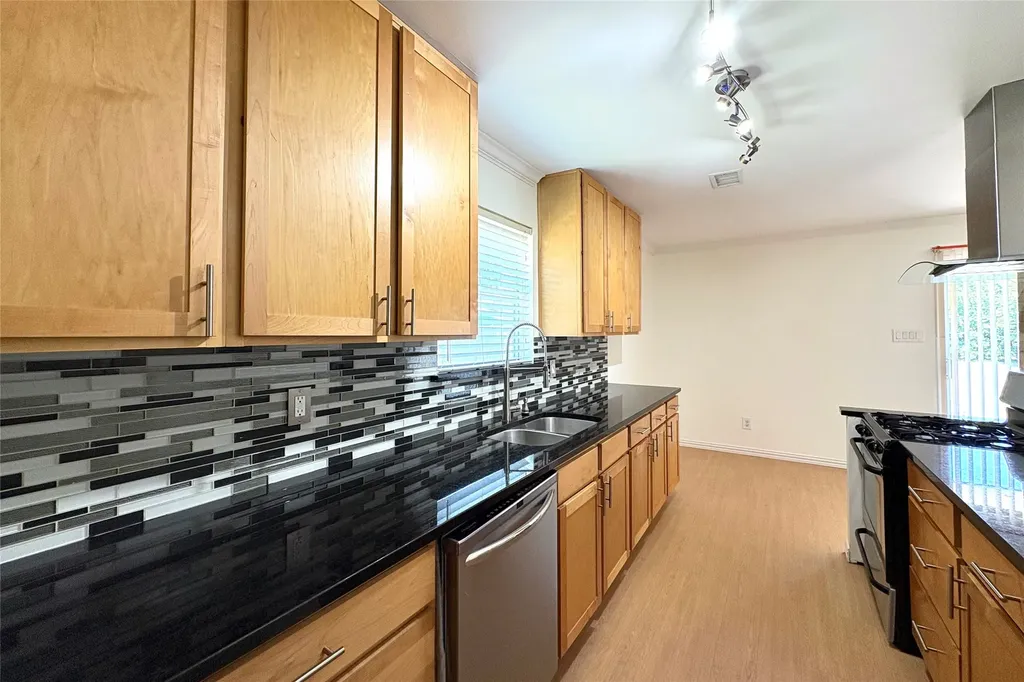 601 Carpenter Drive Garland TX 75040