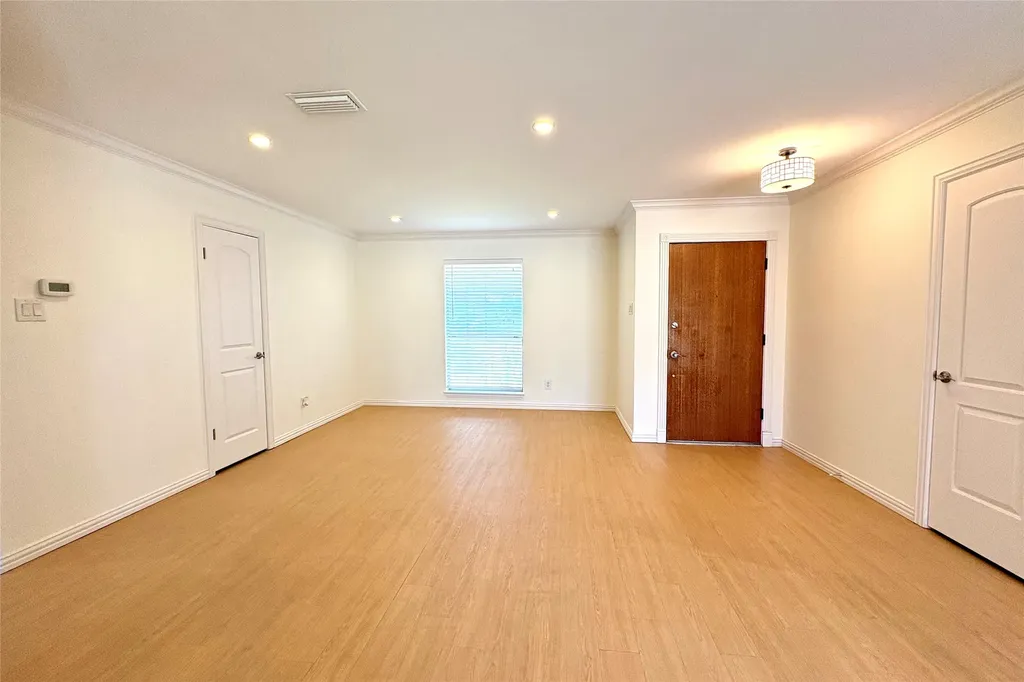 601 Carpenter Drive Garland TX 75040