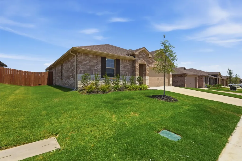 564 Marsh Street Cleburne TX 76033