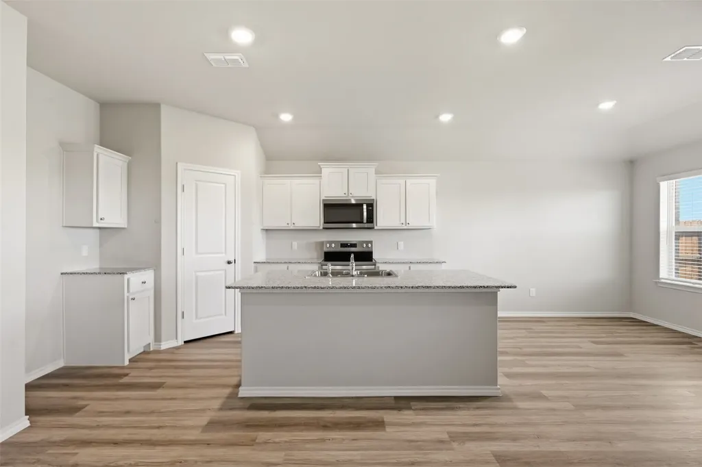 564 Marsh Street Cleburne TX 76033