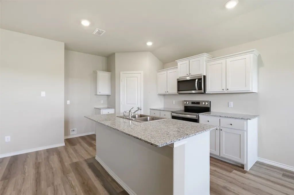 564 Marsh Street Cleburne TX 76033