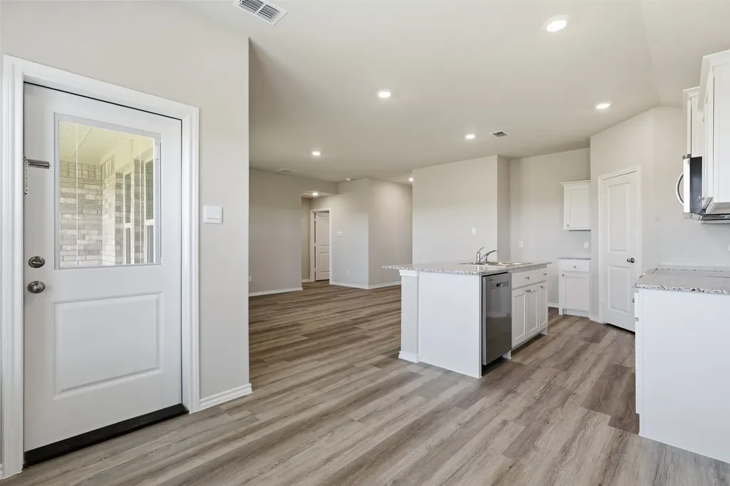 564 Marsh Street Cleburne TX 76033