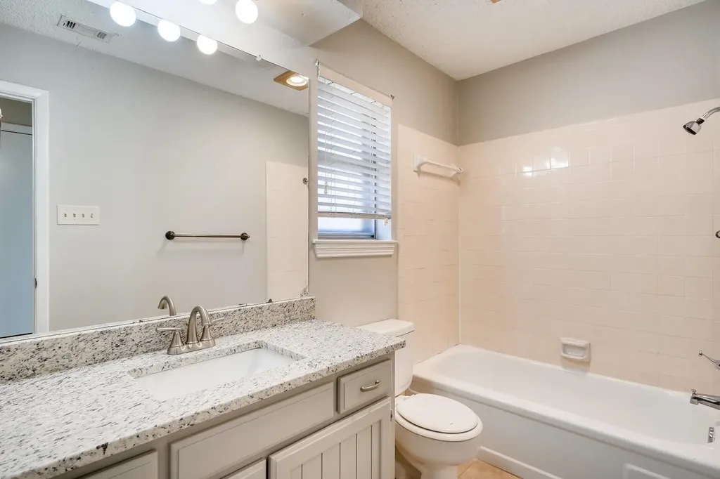 5912 Woodmeadow Drive Arlington TX 76016