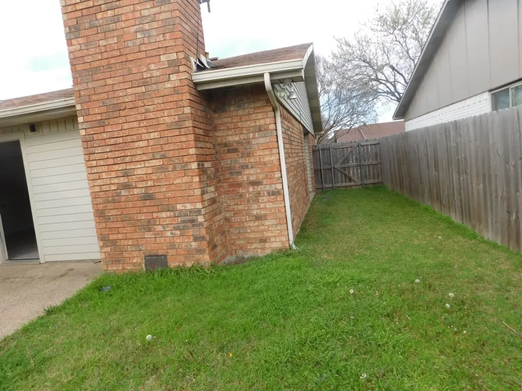 10234 White Elm Road Dallas TX 75243