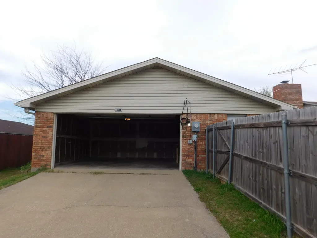 10234 White Elm Road Dallas TX 75243