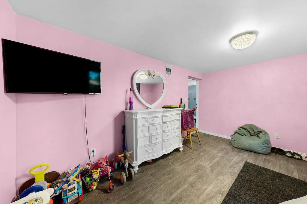 195 N Wood Street Emory TX 75440