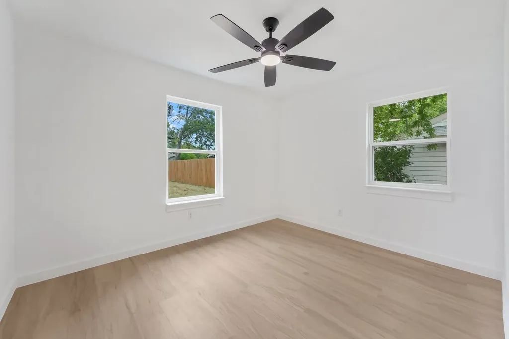 818 Chickasaw Trace Grand Prairie TX 75051
