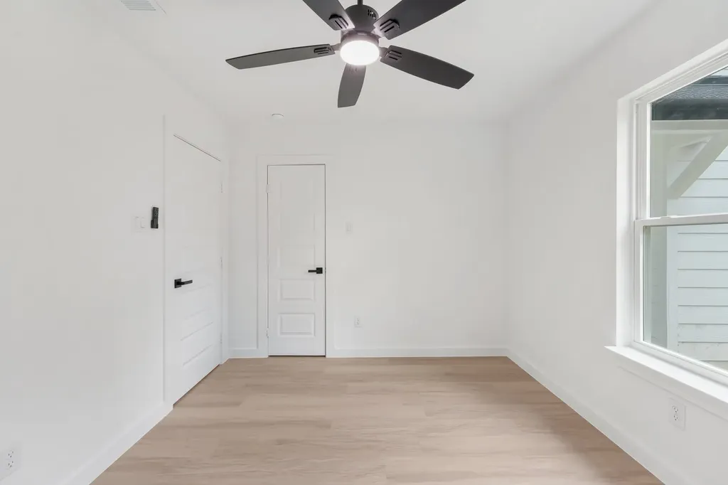 818 Chickasaw Trace Grand Prairie TX 75051