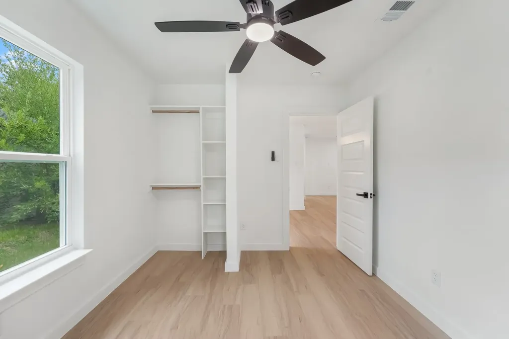 818 Chickasaw Trace Grand Prairie TX 75051