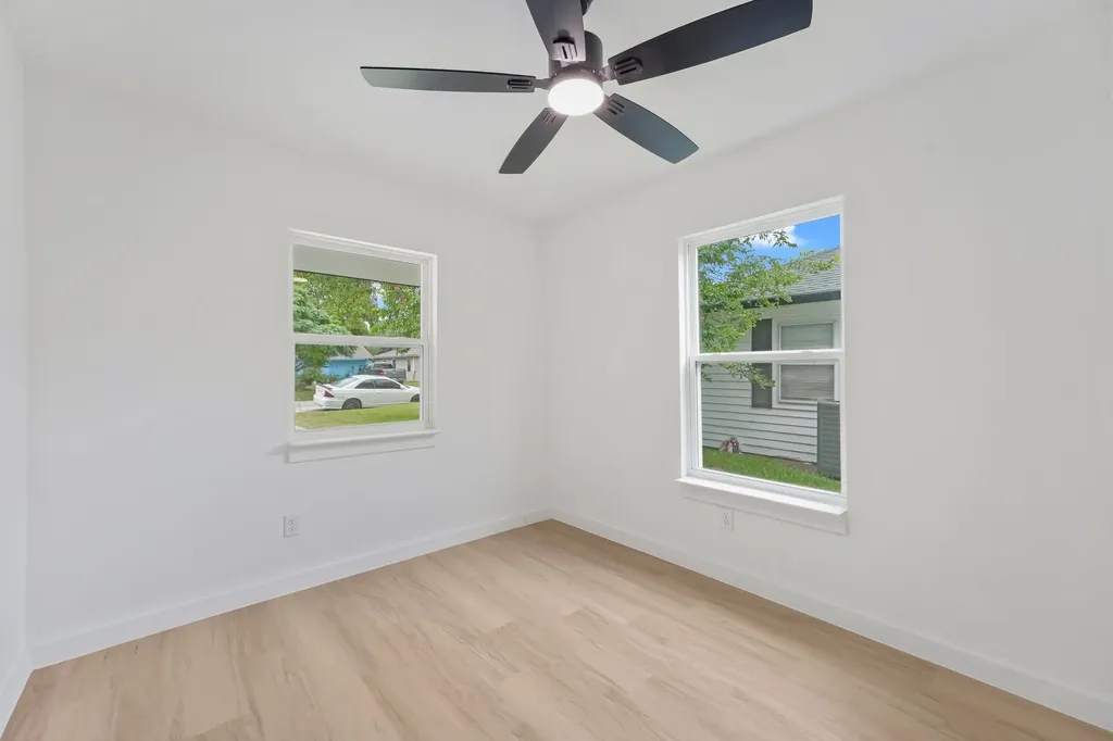 818 Chickasaw Trace Grand Prairie TX 75051