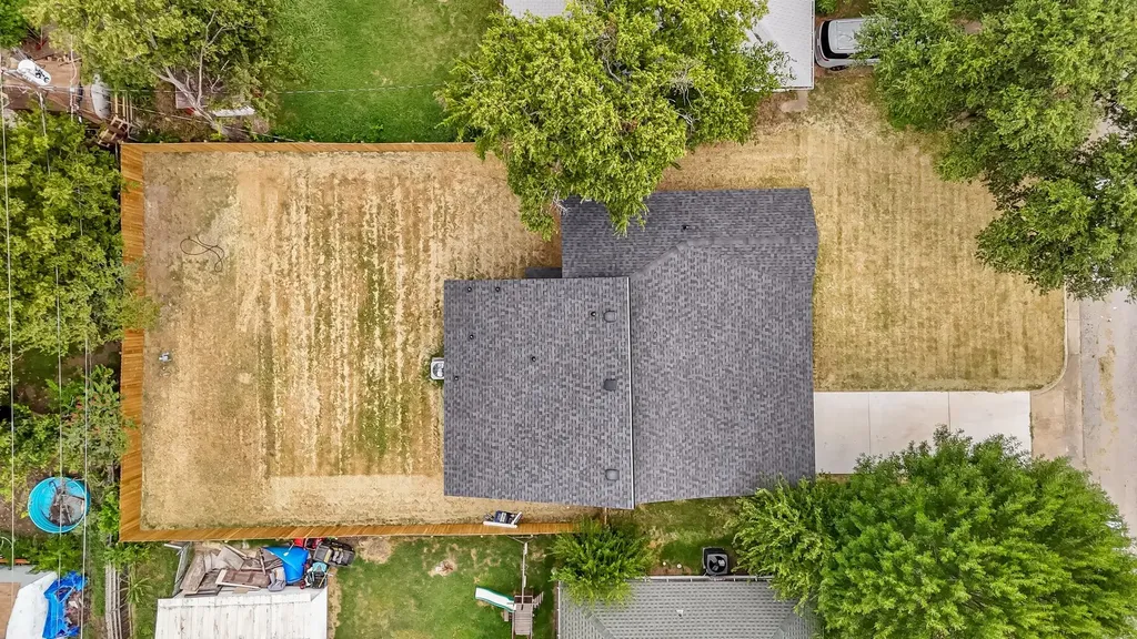 818 Chickasaw Trace Grand Prairie TX 75051