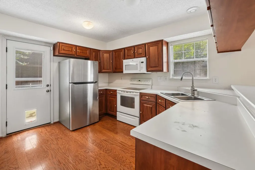 433 Moonlight Way Irving TX 75063